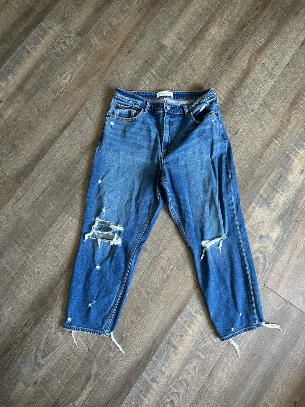 Abercrombie & Fitch The Mom High Rise Blue Denim Jeans